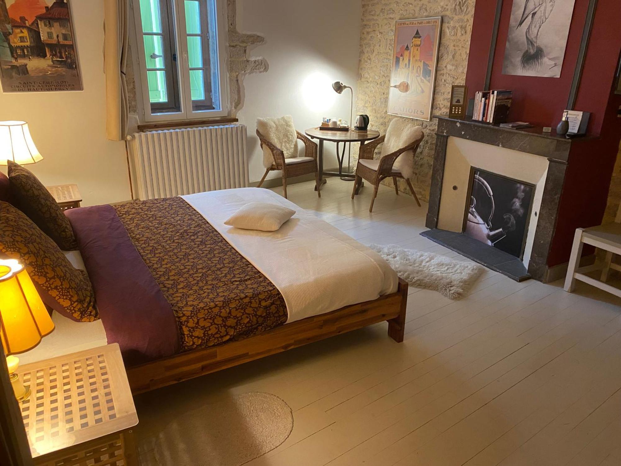 Chambre D'Hotes Les 3 Cochons D'Olt Bed & Breakfast Arcambal Exterior photo