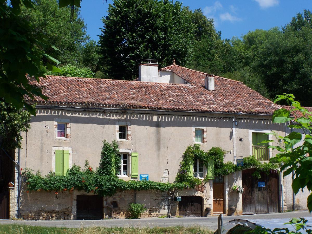 Chambre D'Hotes Les 3 Cochons D'Olt Bed & Breakfast Arcambal Exterior photo